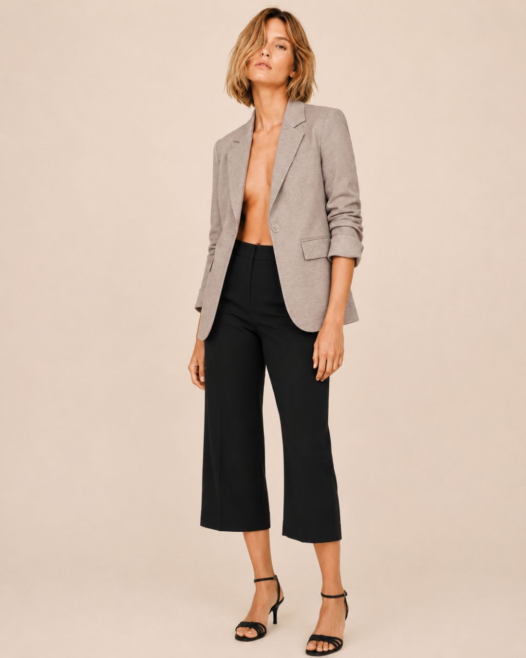 Sacou damă gri elegant cu croială modernă și design feminin.