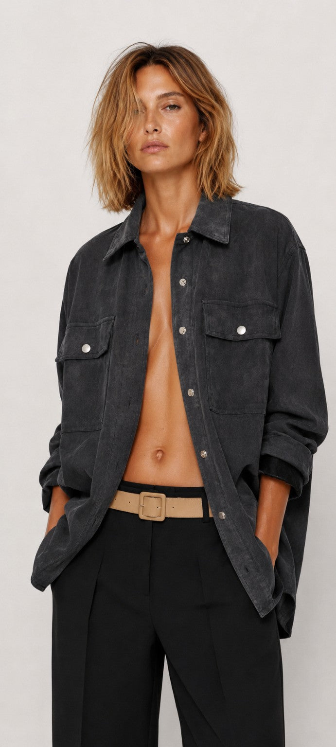 Geacă oversized damă cu textură suede look și design feminin.